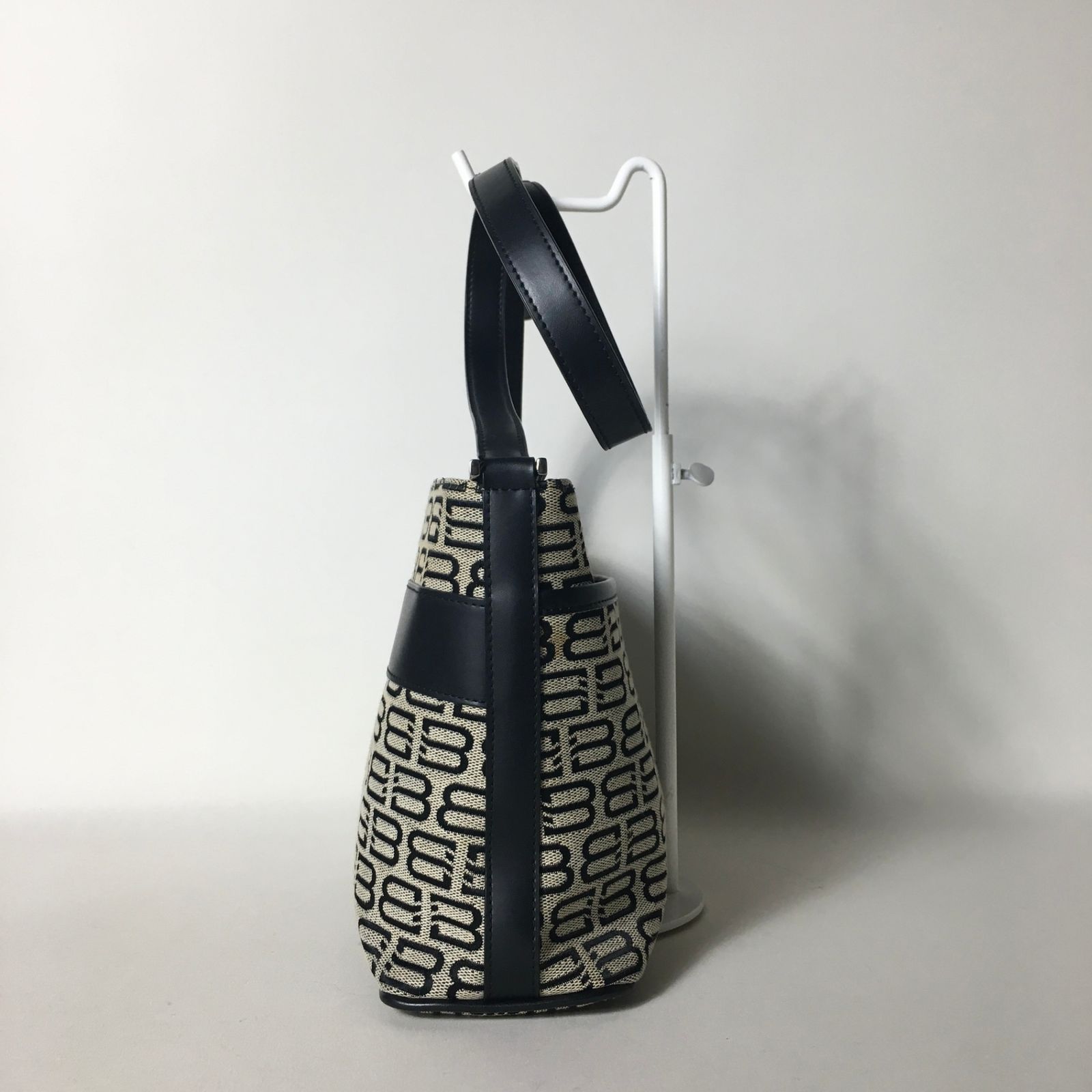 2509-104｜美品｜バレンシアガ ショルダーバッグ ブラック ロゴ総柄 2509-104｜美品｜バレンシアガ ショルダーバッグ ブラック ロゴ