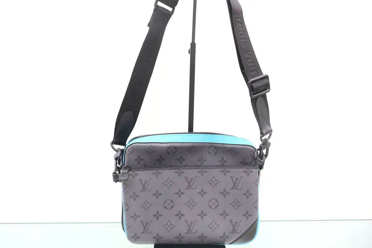 Louis Vuitton ルイヴィトン トリオ メッセンジャーバッグ クイズ ショルダー クロスバッグ M11648