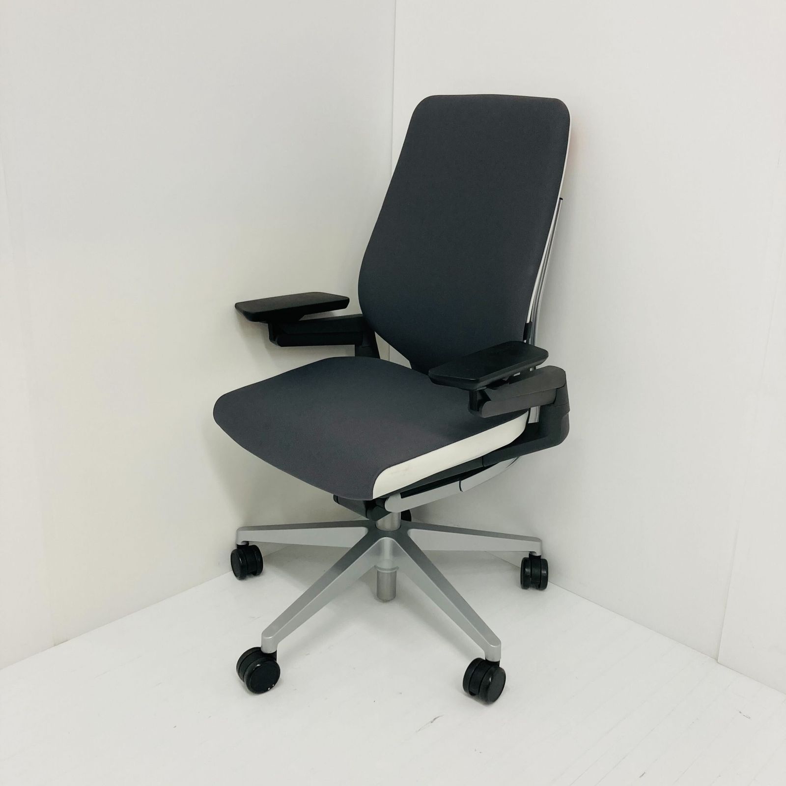 オフィスチェア イトーキ ヴェント KE 867 JB-Z9T1 KG-515LM-Z9T1