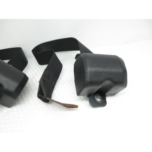 H8年 ジムニー E-JA22W 左右 リアシートベルト 197702 4677