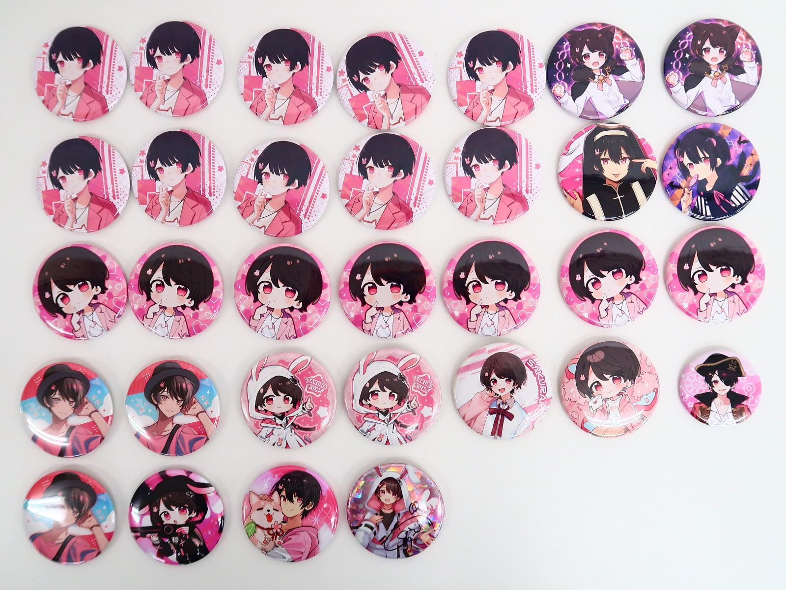 ちょこらび さくらくん 缶バッジ 32個 ちょこらび さくらくん。 缶バッジ - メルカリ