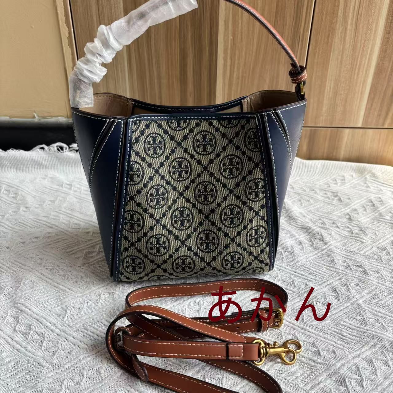 Tory Burch ショルダーバック巾着付き - メルカリ