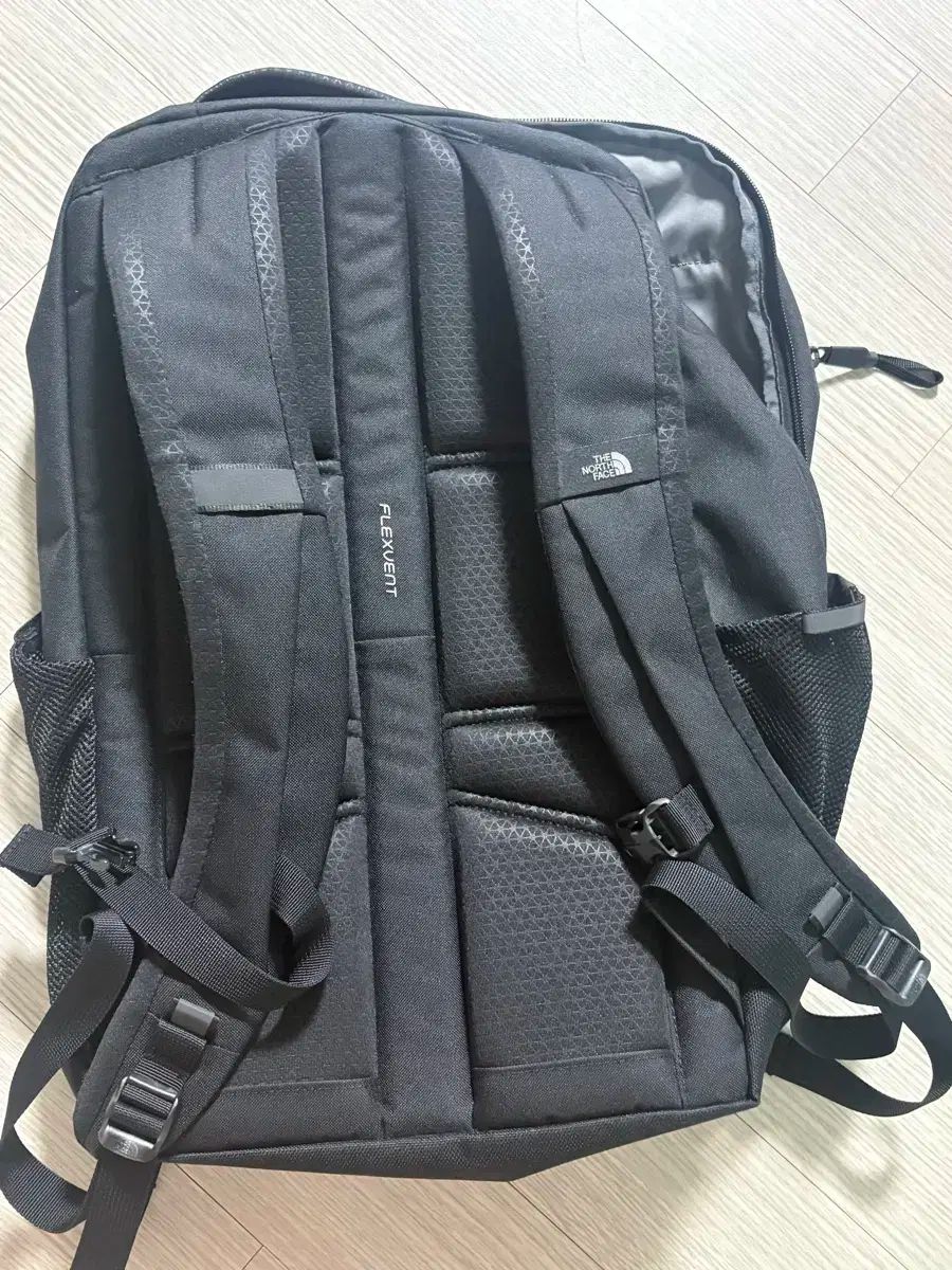 低価格！ THE NORTH FACE ザ ノース フェイス 道化師 バックパック 28L
