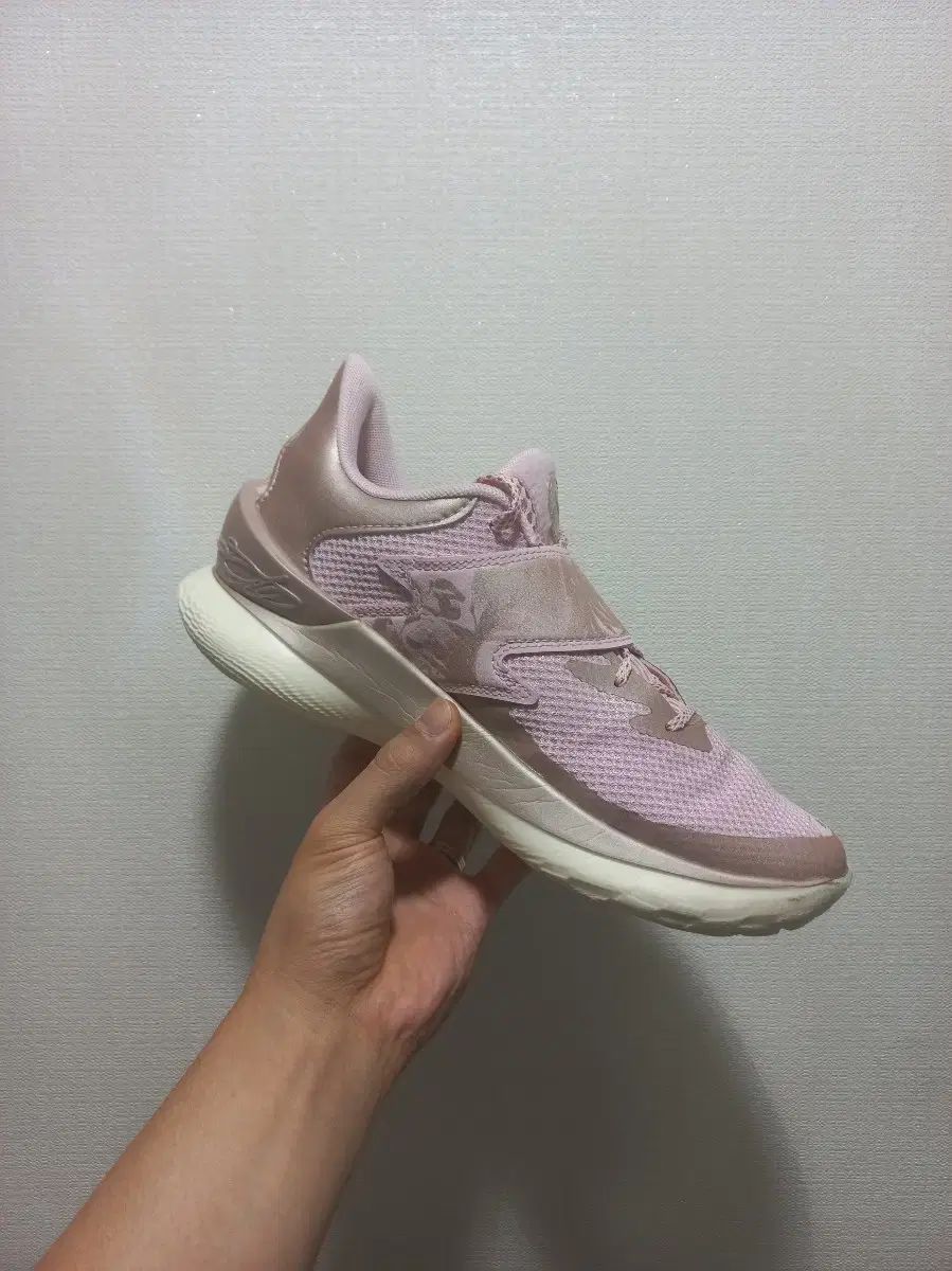 260 UNDER ARMOUR アンダーアーマー カリー パックス 1 バスケットシューズ 農民化 バドミントン