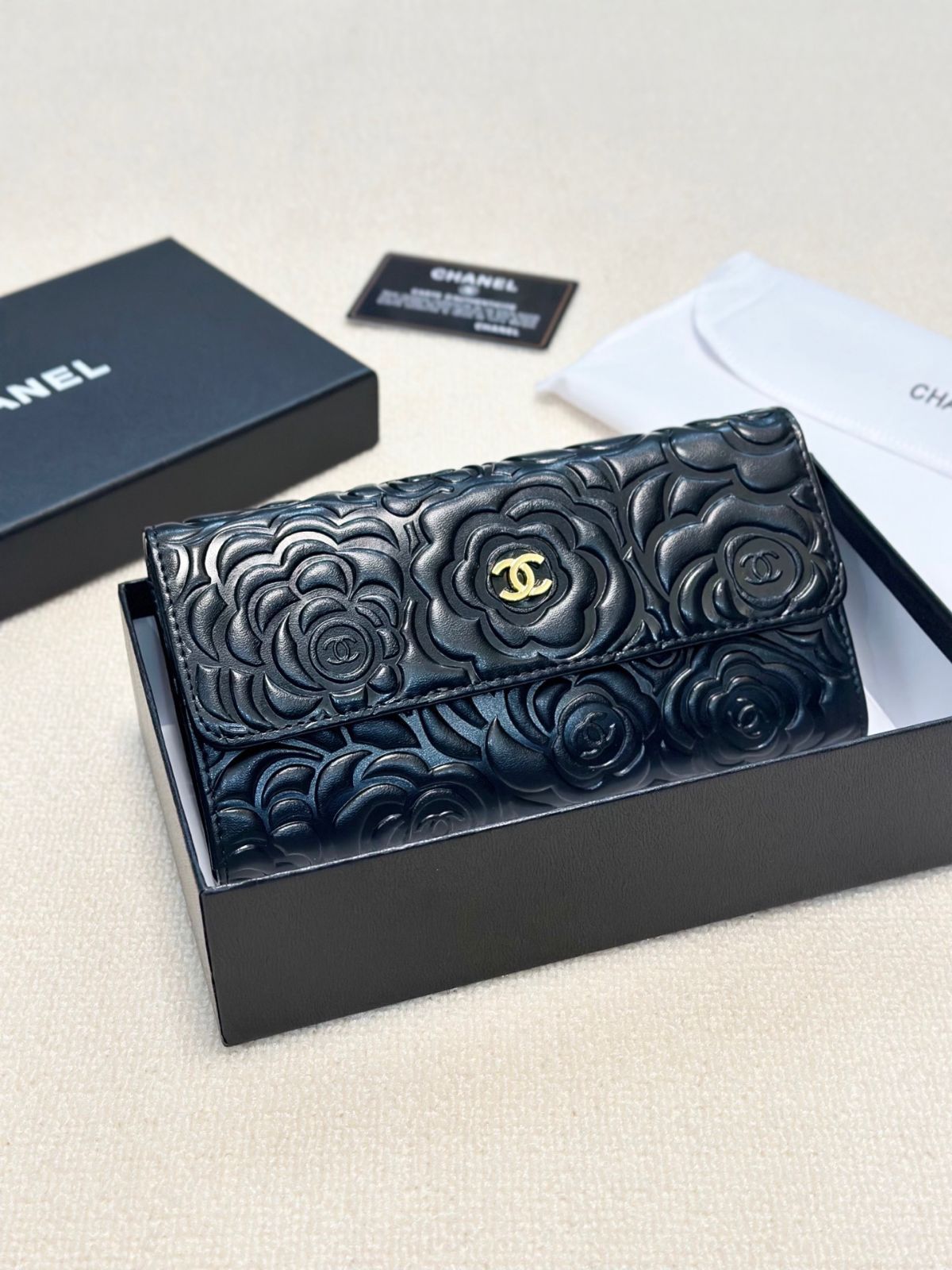 CHANEL シャネル　正規品　エナメル　財布　カメリア　極美品　SALE 楽天市場】【財布】CHANEL シャネル カメリア モチーフ カメリア