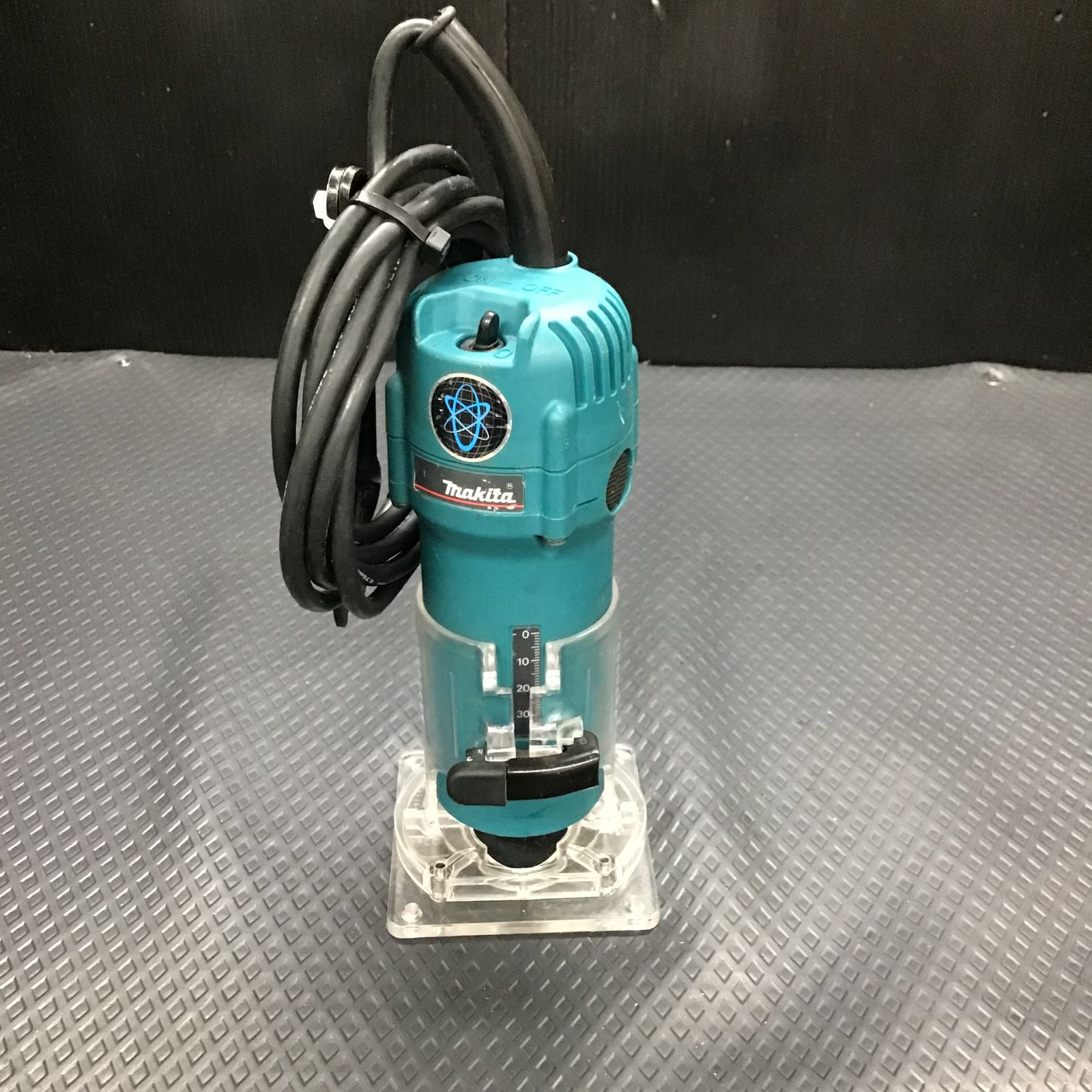 マキタ(Makita) 電子トリマ 6mm 3707FC - 切削工具