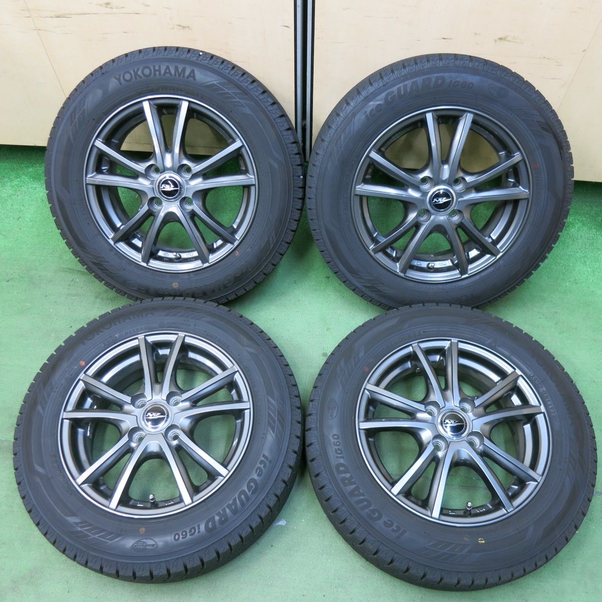 バリ溝！22年！キレイ！ほぼ10分☆スタッドレス 165/70R14