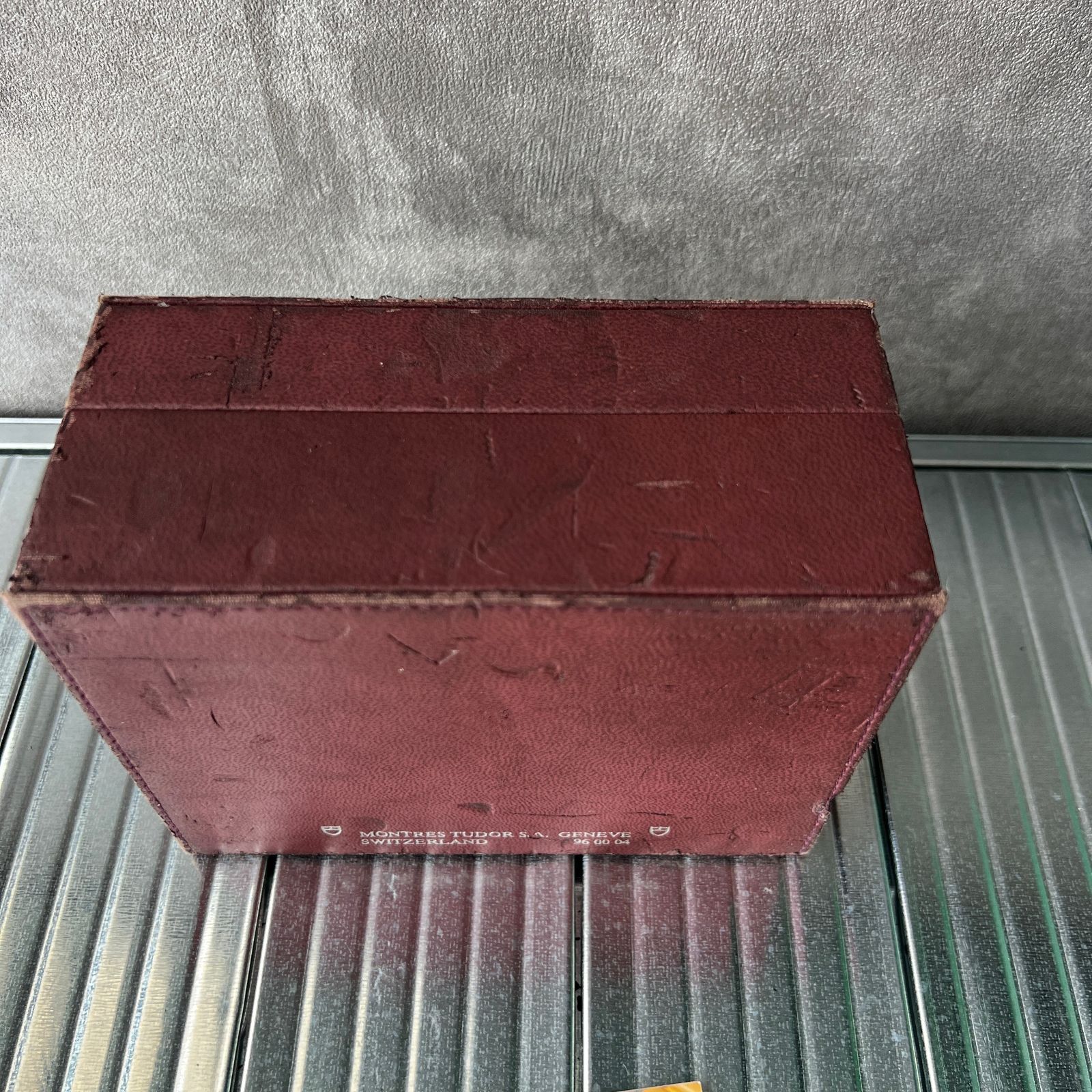 チューダー TUDOR 空箱 時計ケース BOX JUNK 劣化あり - メルカリ チューダー TUDOR 空箱 時計ケース BOX JUNK 劣化あり - メルカリ
