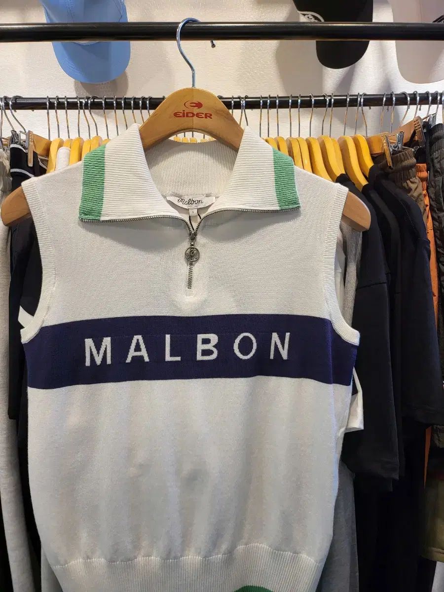 MALBON GOLF(マルボンゴルフ) レディース ニット ベスト 🏁マル MALBON GOLF(マルボンゴルフ) レディース ニット ベスト 🏁マル