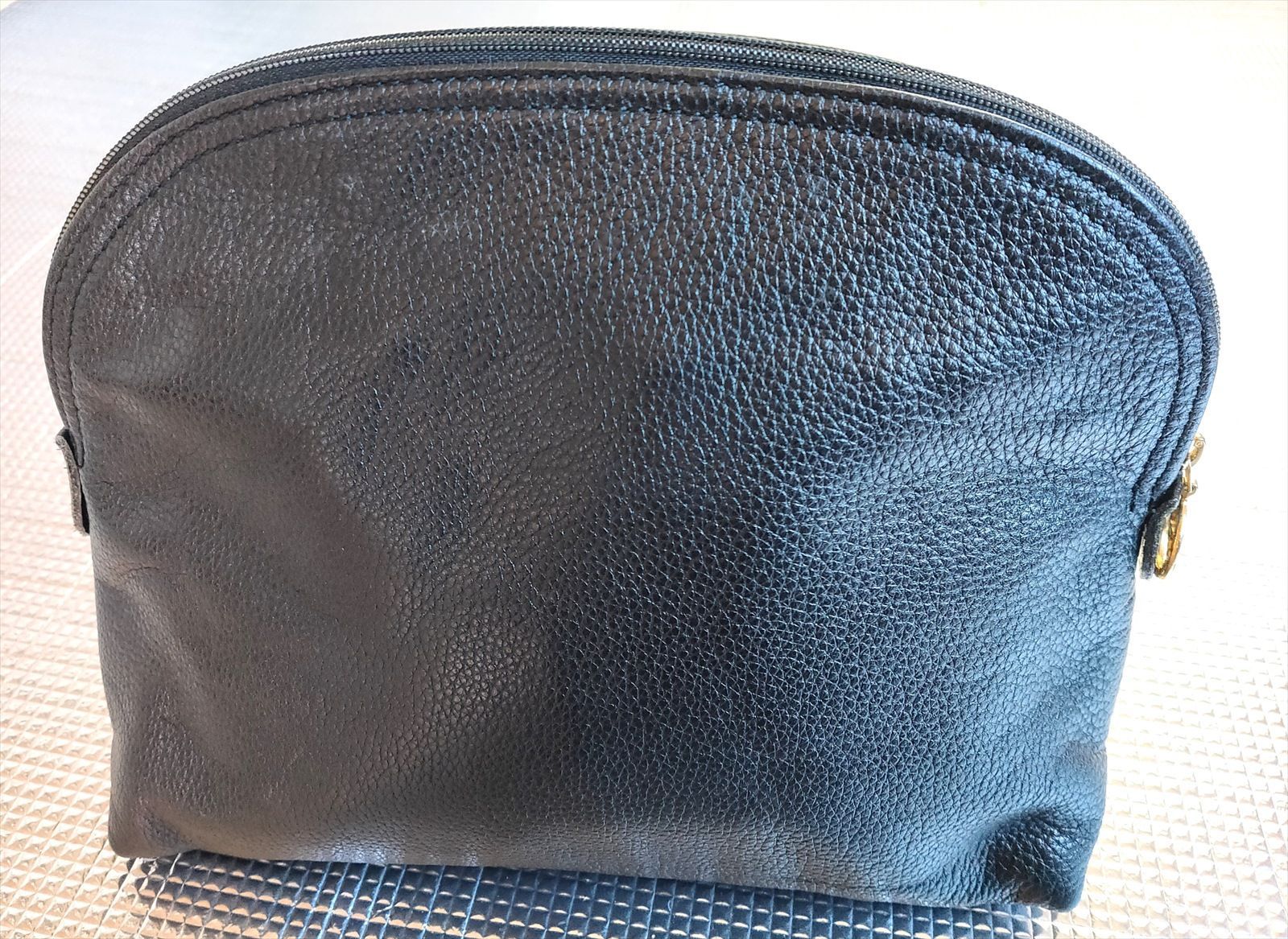 LONGCHAMP ロンシャン レザーポーチ セカンドバッグ 黒 ユニ