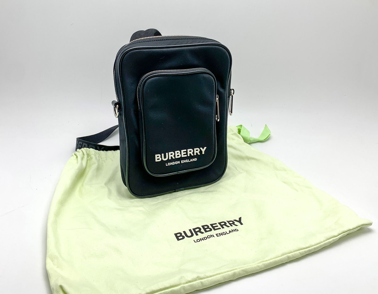 BURBERRY バーバリー 黒 ナイロン ブラック メンズ クロスボディバッグ