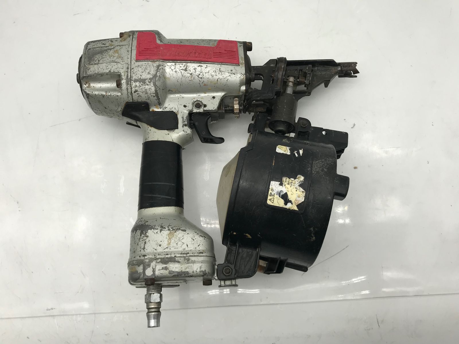 品 Makita|マキタ 65mmエア釘打 AN611 ITSKOBFF3H74 エコツール小牧ｲﾝﾀｰ店 M02