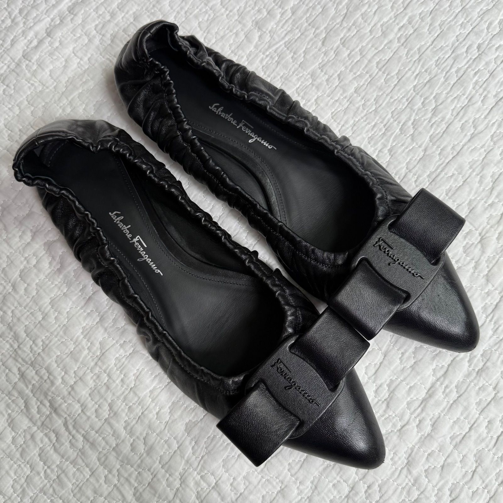 フェラガモ FERRAGAMO ヴァラ 希少サイズ パンプス キルティング