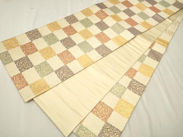 平和屋着物○六通柄袋帯 唐織 市松唐草文 金糸 正絹 逸品 CAAV7113hy