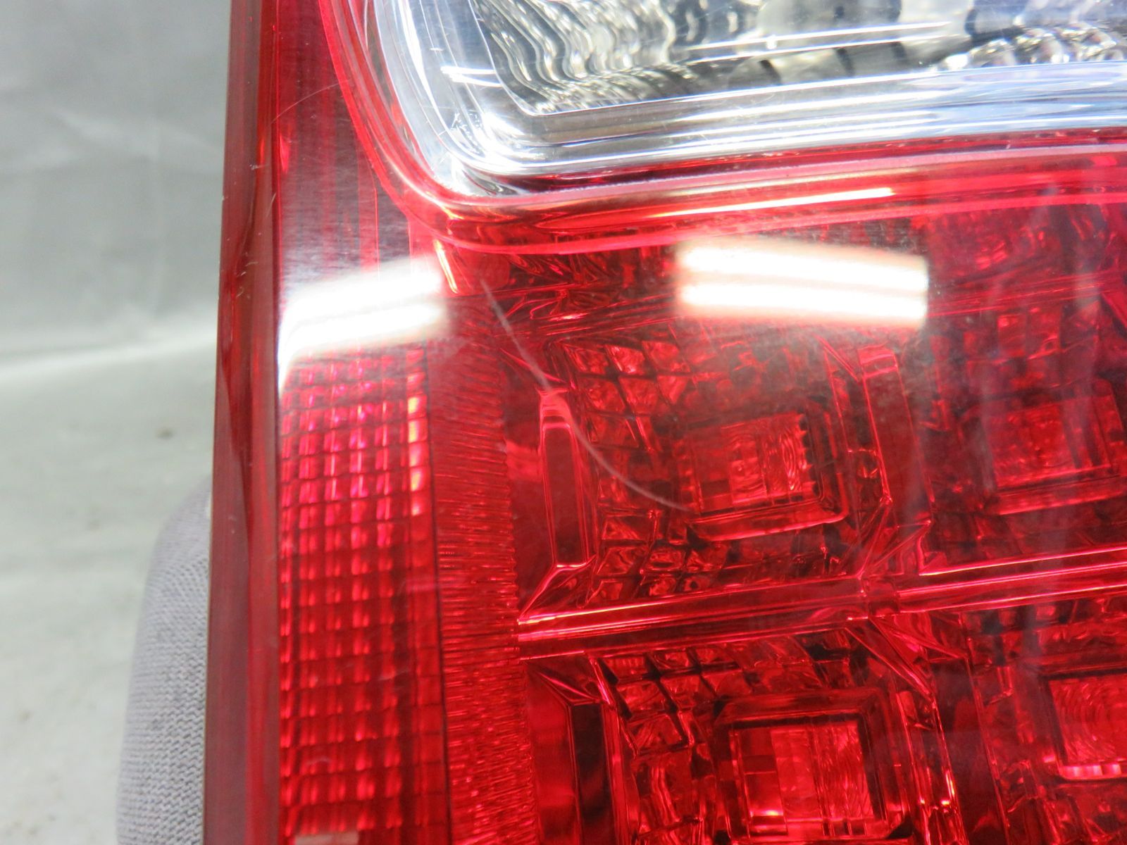 STD7434 点灯OK トヨタ ZRR70 ZRR75 ノア ヴォクシー 純正 右 テールライト テールランプ リアライト 右側 FFCRYSTALESIA_COM