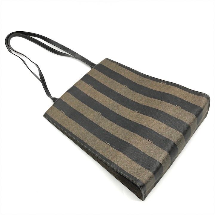 良品 FENDI フェンディ ペカン FF ロゴ PVC レザー トート バッグ ブラック k2369 良品 FENDI フェンディ ペカン FF ロゴ PVC レザー トート バッグ