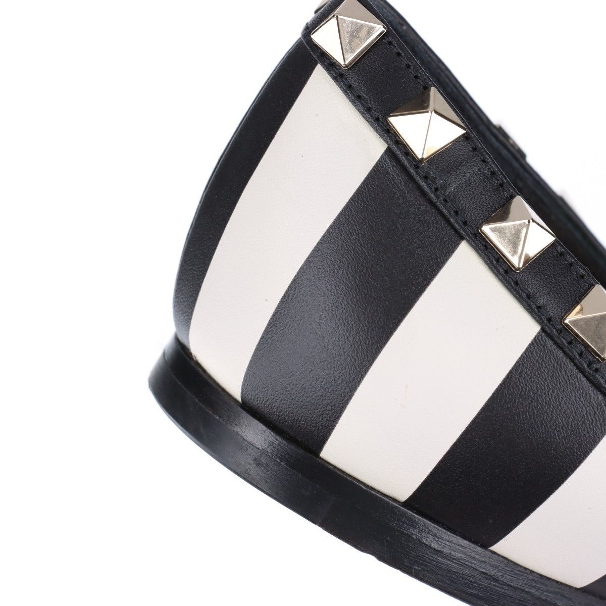 VALENTINO ヴァレンティノ パンプス 35 1/5 ロックスタッズ ヴァレンティノ「ロックスタッズ」新作、内側に“シグネチャーレッド”を