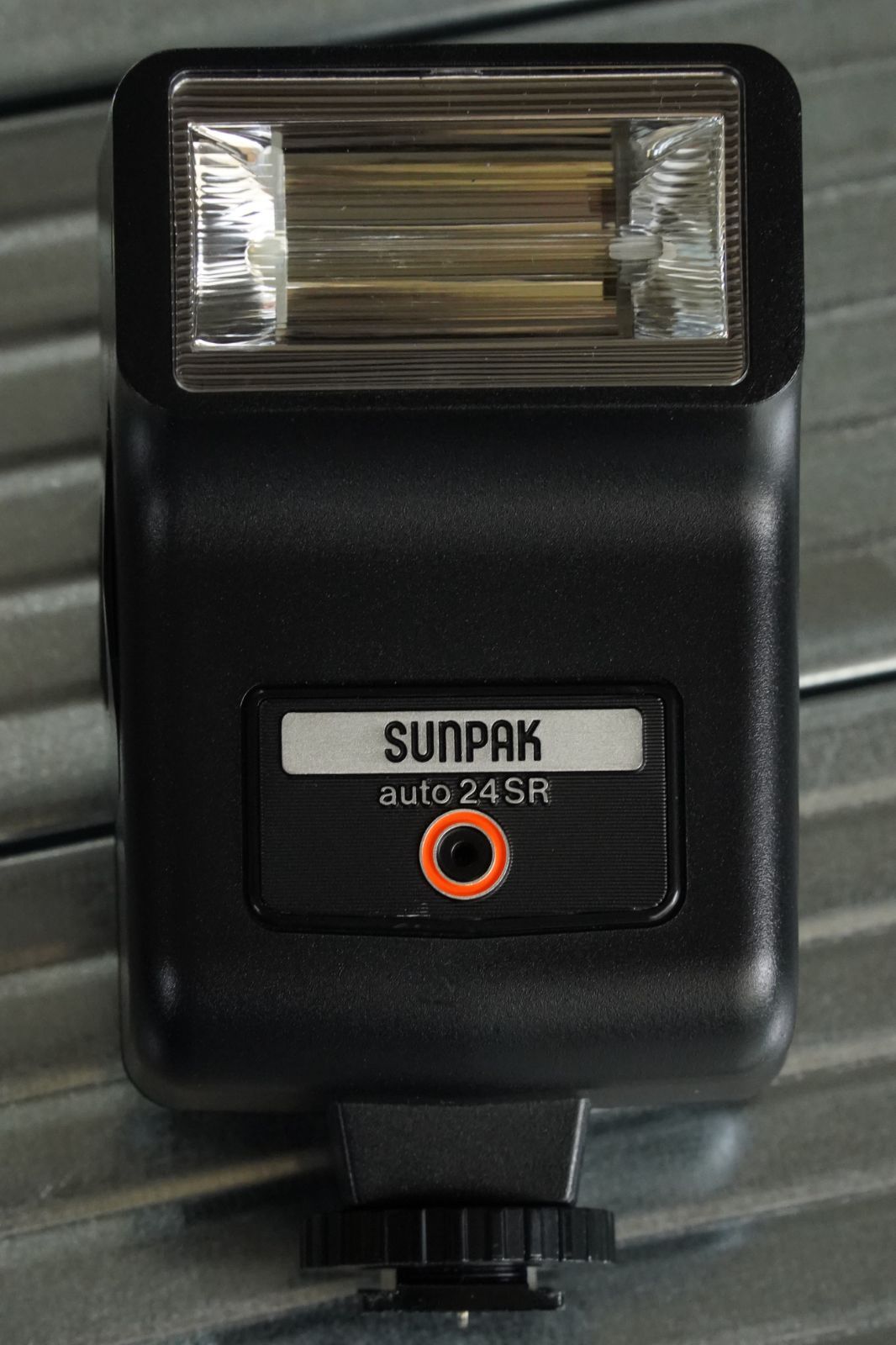 SUNPAK サンパック auto 24SR ストロボ フラッシュ 動作未確認／電池蓋