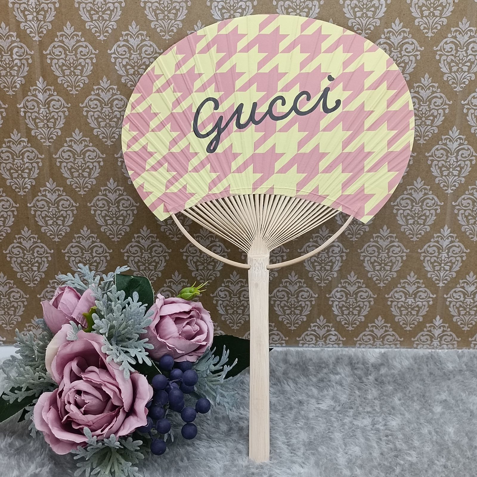 GUCCI 》 ☆美品☆ グッチ うちわ 2色セット ノベルティ 非売品