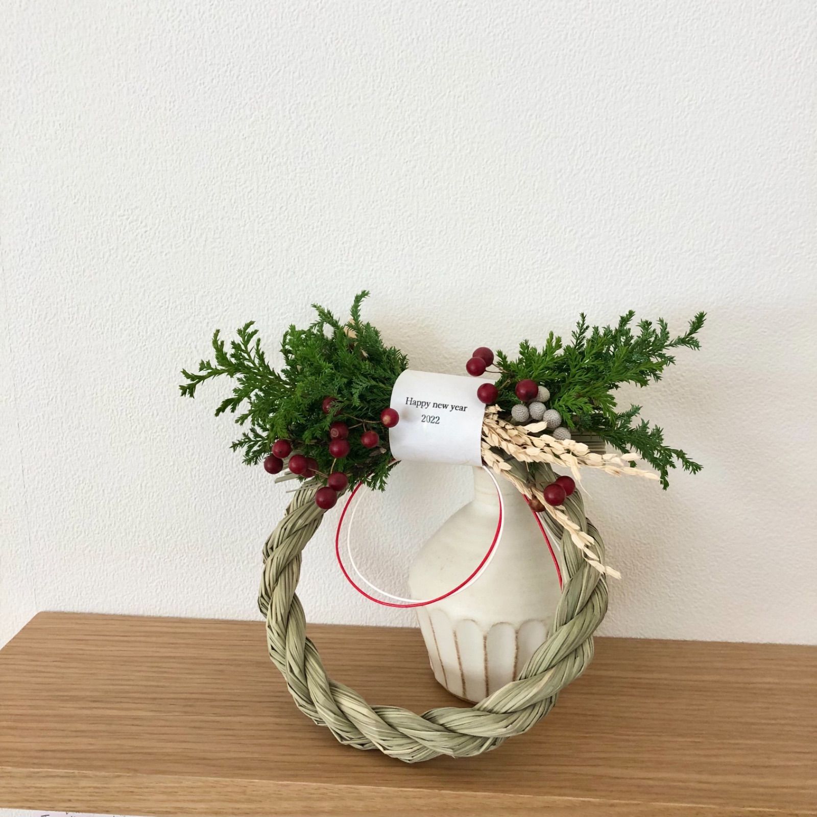 Happy new year 2025 古代米とグレビリアゴールドのお正月飾り Happy