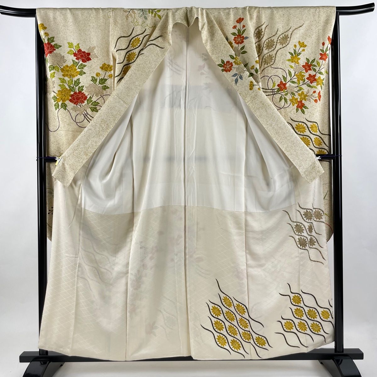 振袖 身丈158cm 裄丈65cm M 袷 菊 牡丹 金彩 ベージュ 正絹 逸品-