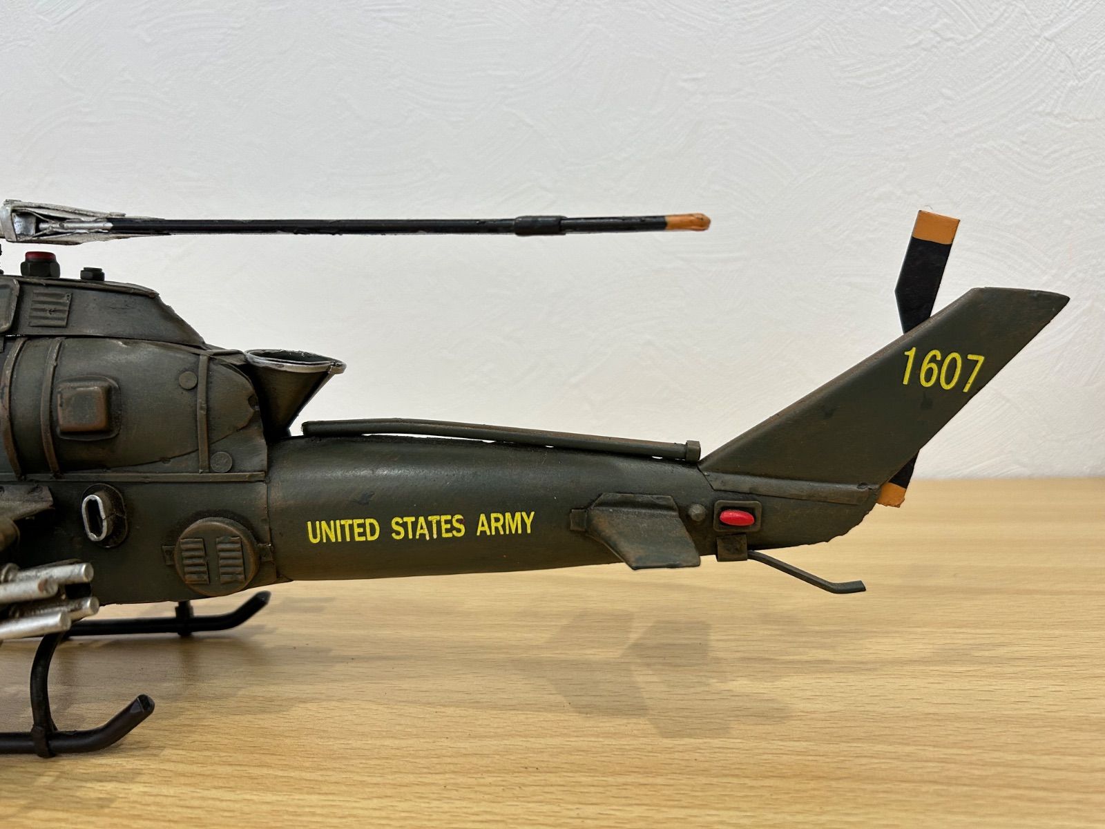 AH-1 販売 コブラ ブリキ製ヘリコプター アメリカン