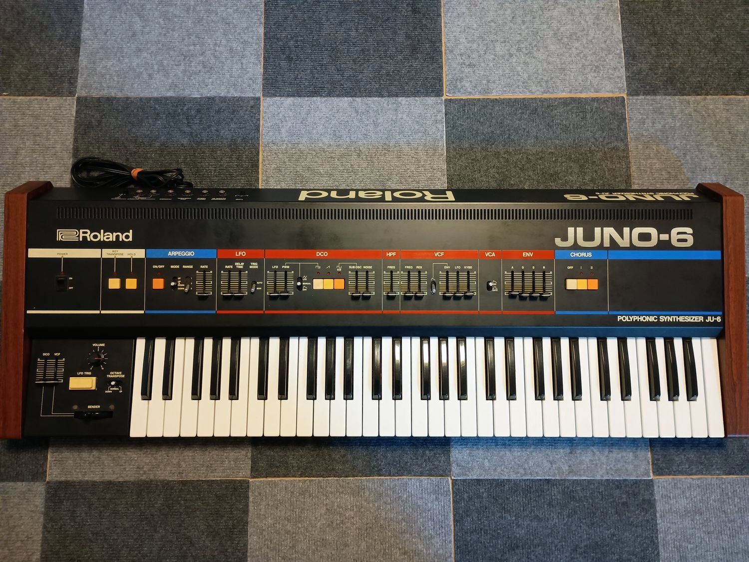 整備済み】Roland JUNO-6 - メルカリ