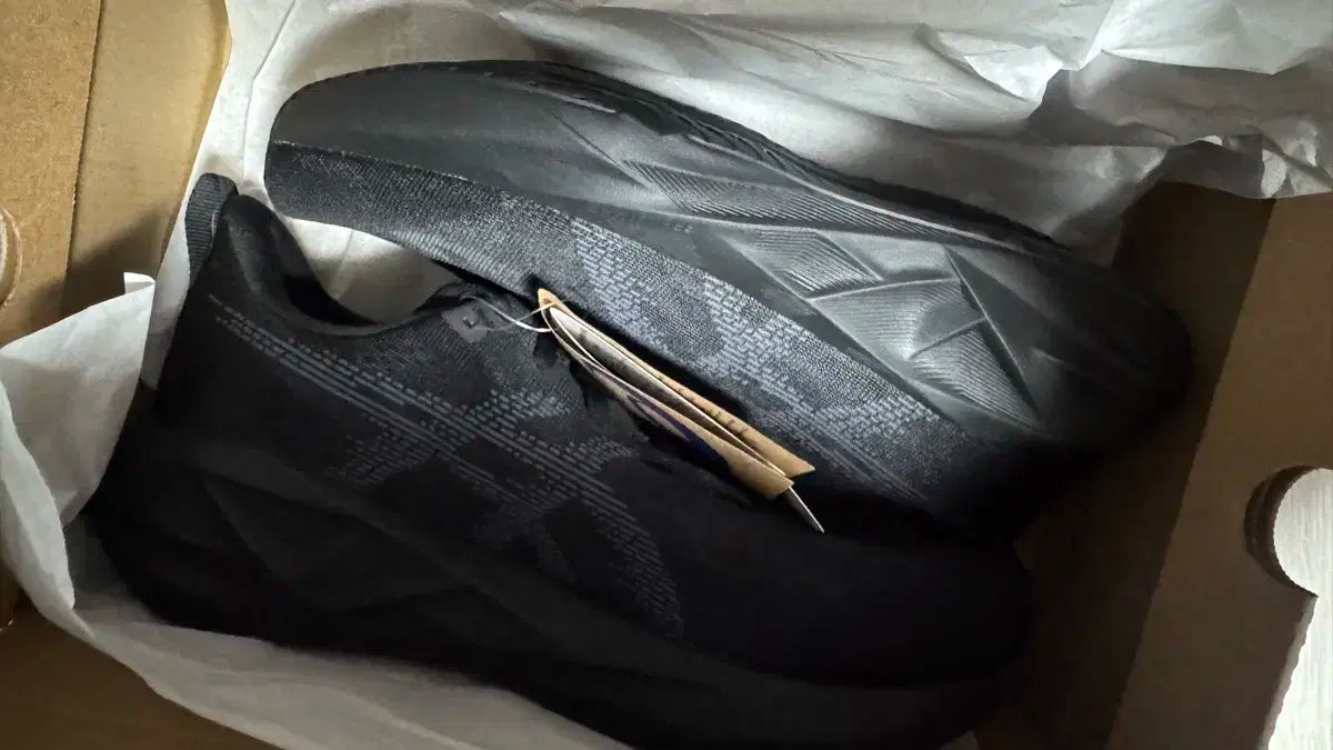 Asics アシックス ノバブラスト 5 黒 260 265 270 275