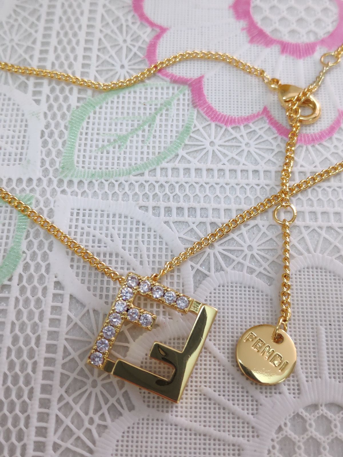 素敵♡フェンディ　フォーエバー ネックレス　銀色 超人気美品✨FENDI/フェンディ ネックレス フォーエバー