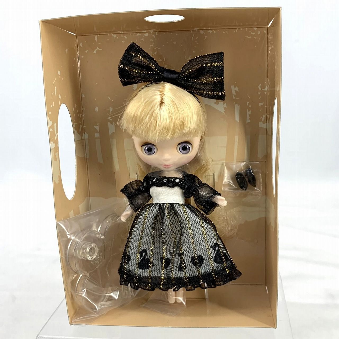 Takara Tomy - プチブライス 限定　セイントスワンチョコレート Yahoo!オークション セイントスワンチョコレート 「セイント」ブライス