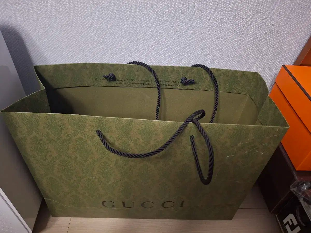 グッチローファー