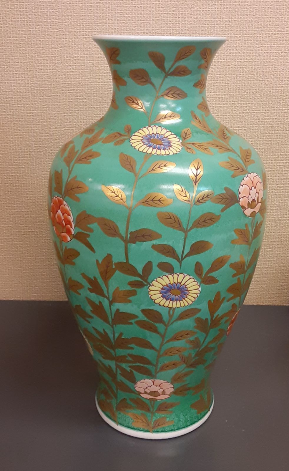 緑地花つなぎ金彩大壺