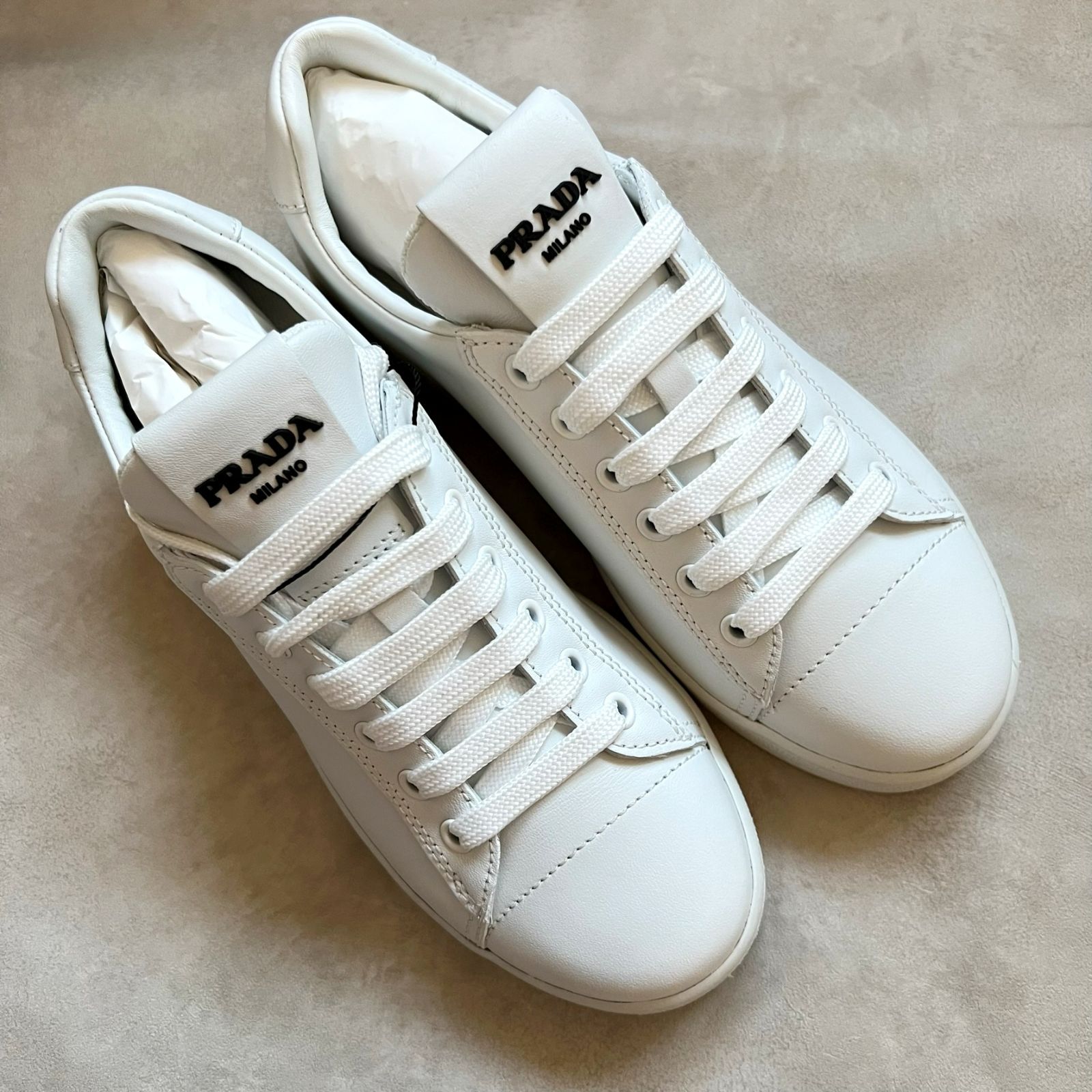 新品未使用箱付き】 PRADA プラダ スニーカー - メルカリ