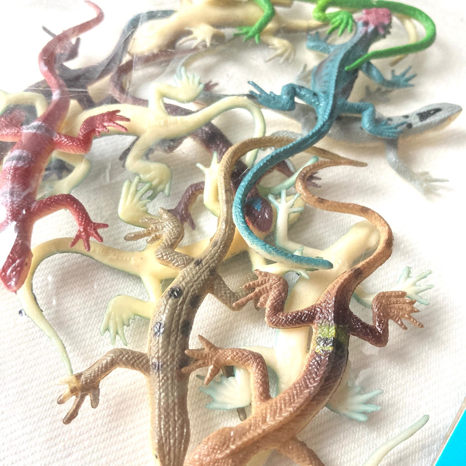Mini Plastic Lizards】 ミニ トカゲ とかげ フィギュア 12匹 - メルカリ
