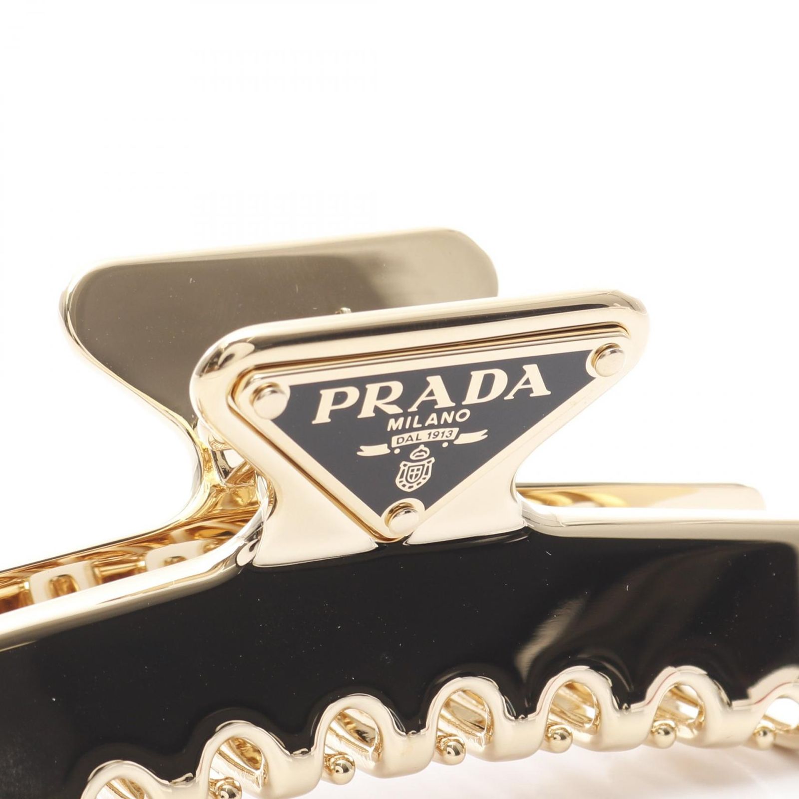 「大人気 新入荷 新品」に該当するファッション通販 プラダ PRADA ヘア トライアングルロゴ その他ファッション雑貨 ヘアアクセサリー