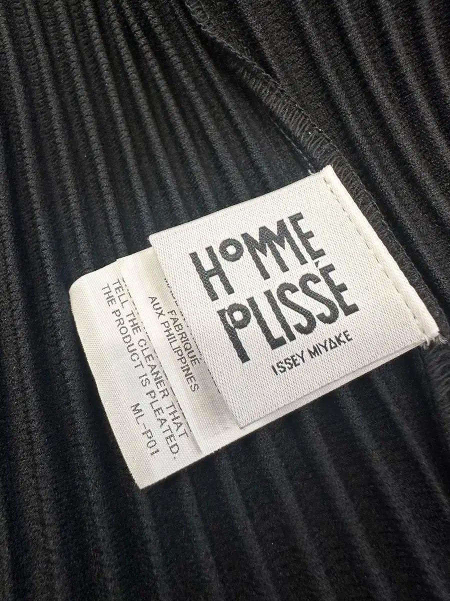 ジップアップ カーディガンです