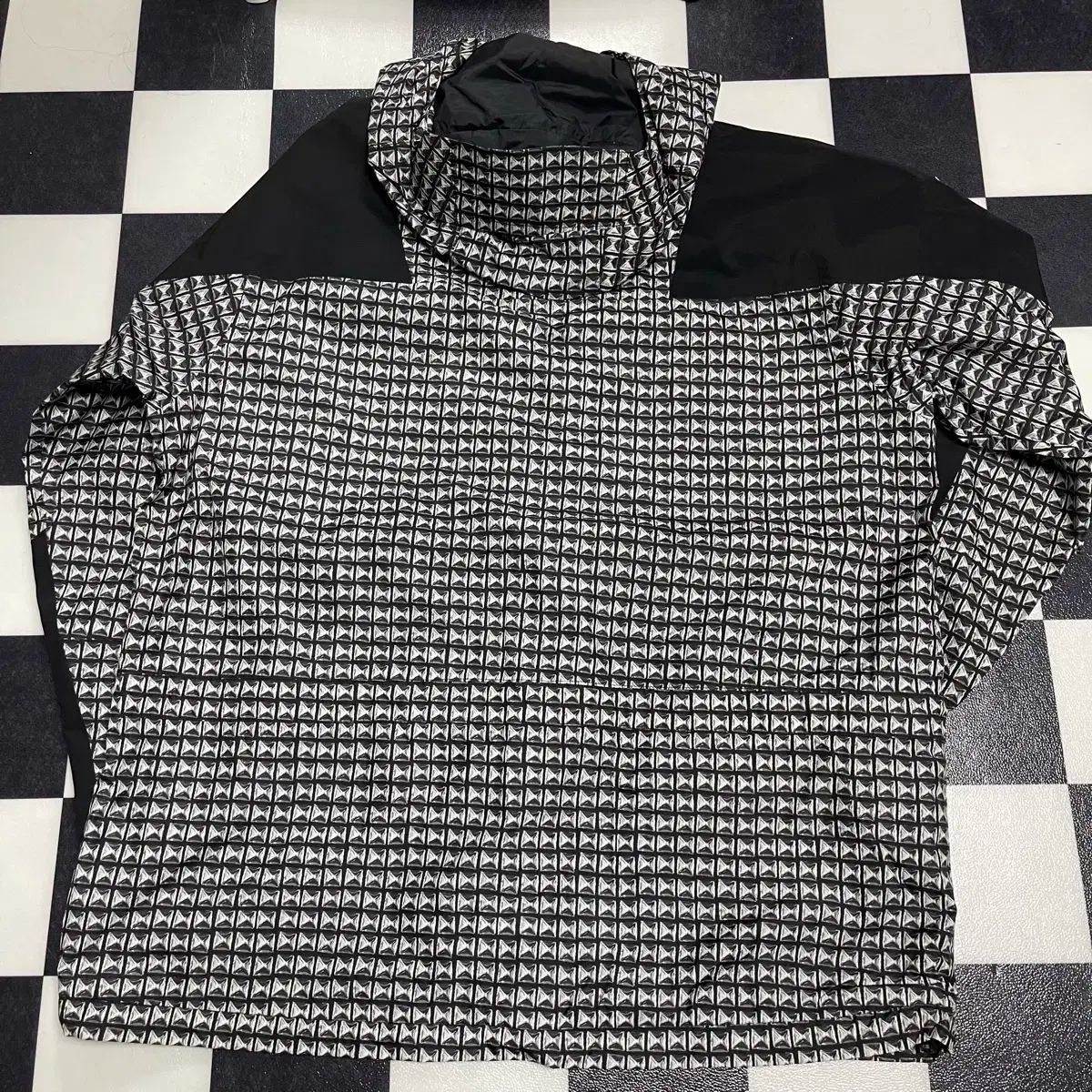 ノースフェイス　THENORTHFACE ウインドブレーカー　シュプリーム Supreme(シュプリーム) THE NORTH FACE(ザノースフェイス