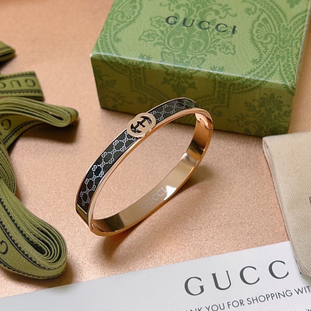 人気！ 新品 グッチ ブレスレット GUCCI  ファッション