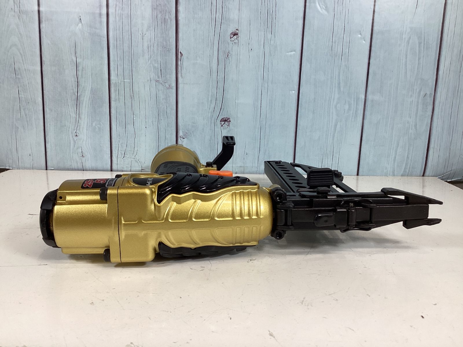 高圧フロアタッカ