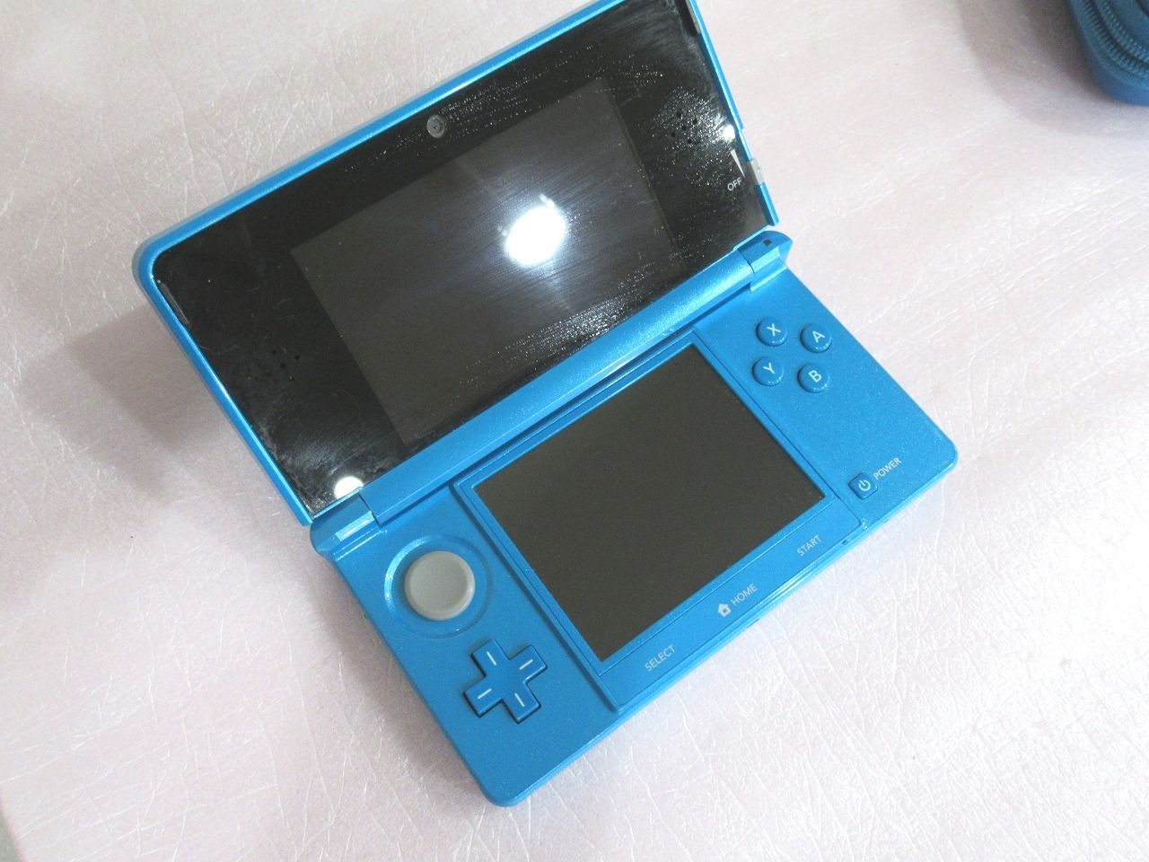 ニンテンドー 3DS ライトブルー 本体 4GBメモリーカード＆アダプター付き ソフトもしまえるケースもおまけ