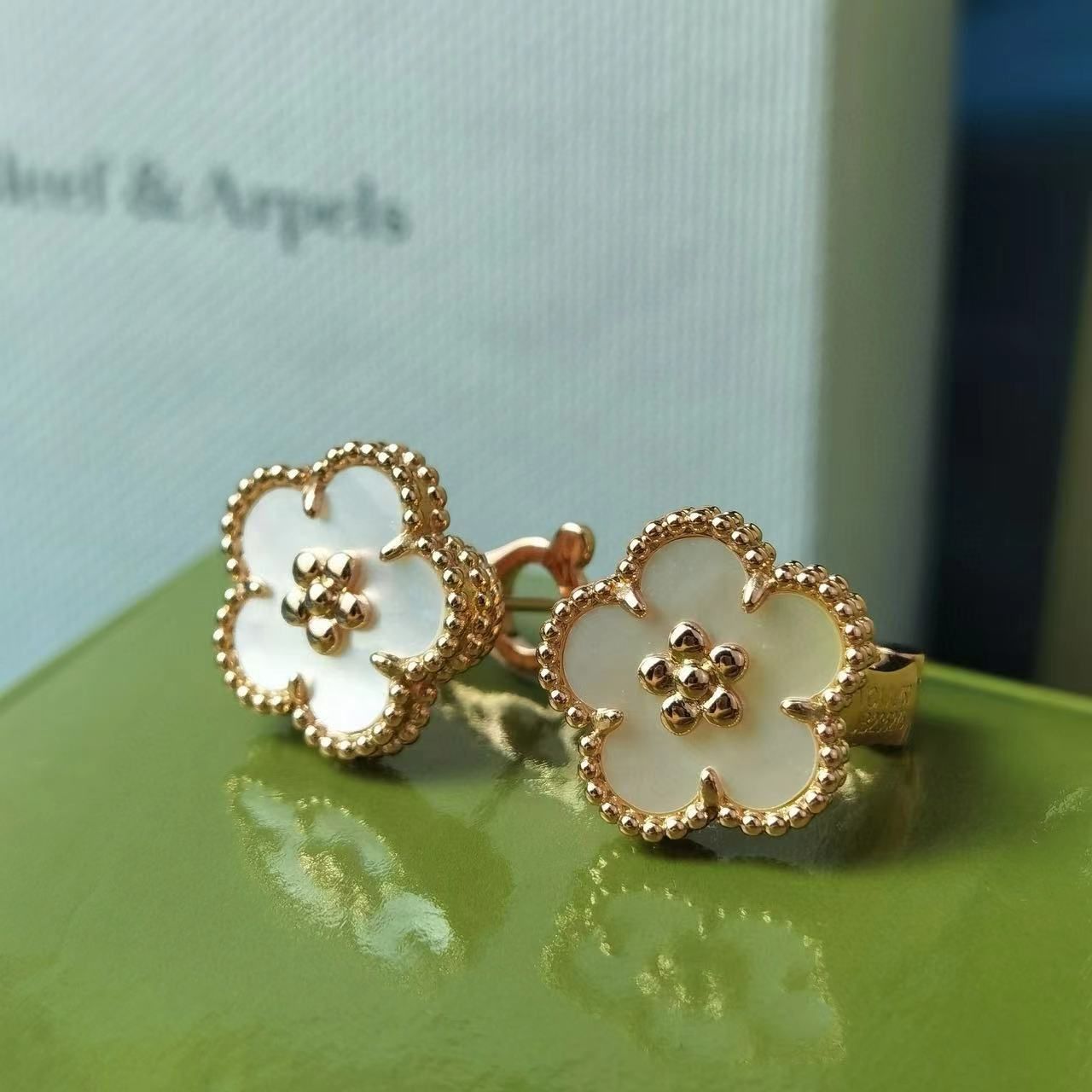◆ヴァンクリーフアンドアーペル◆四葉クローバー 18K ピアス ◇ヴァンクリーフアンドアーペル◇四葉クローバー 18K ピアス