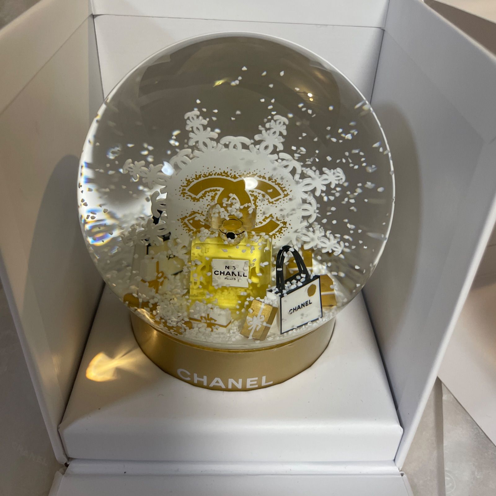 CHANEL スノードーム2024