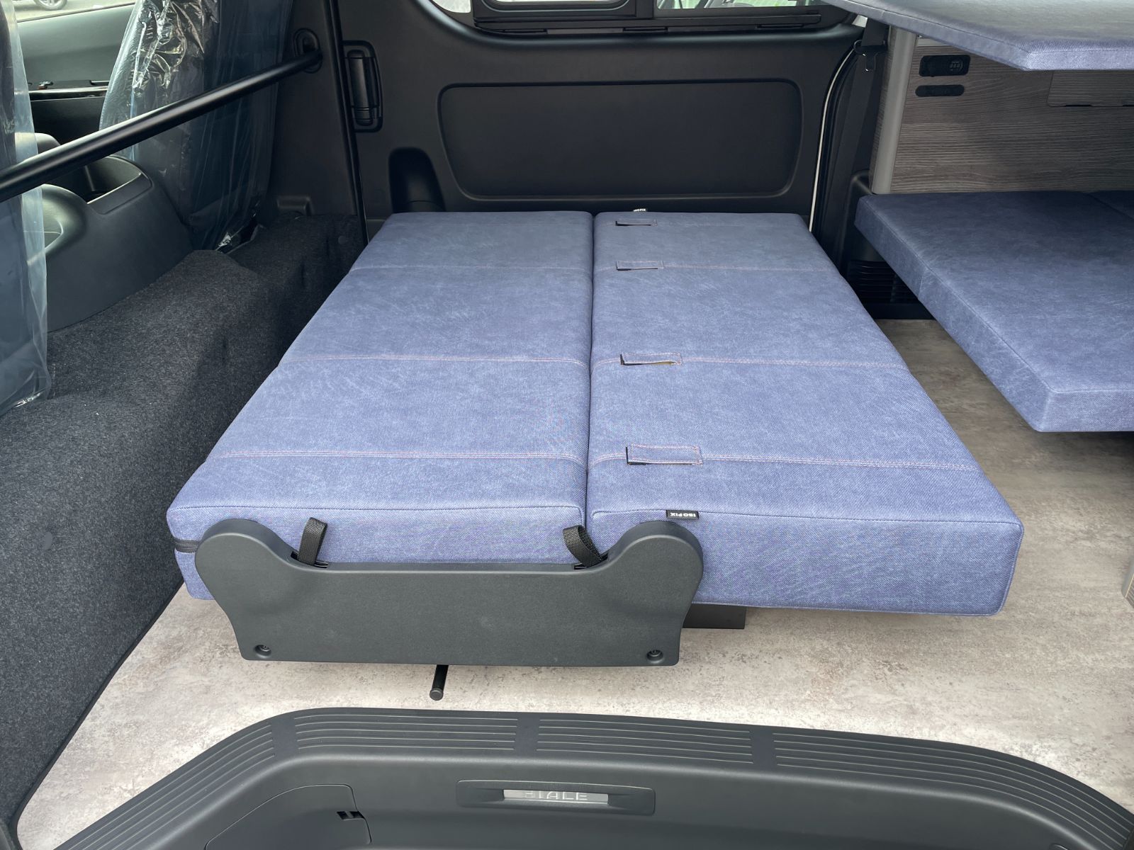 フラットシート