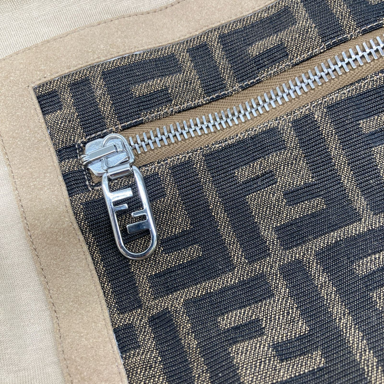 FENDI フェンディ
