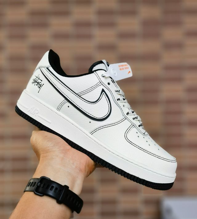 Nike Air Force 1 Low 1