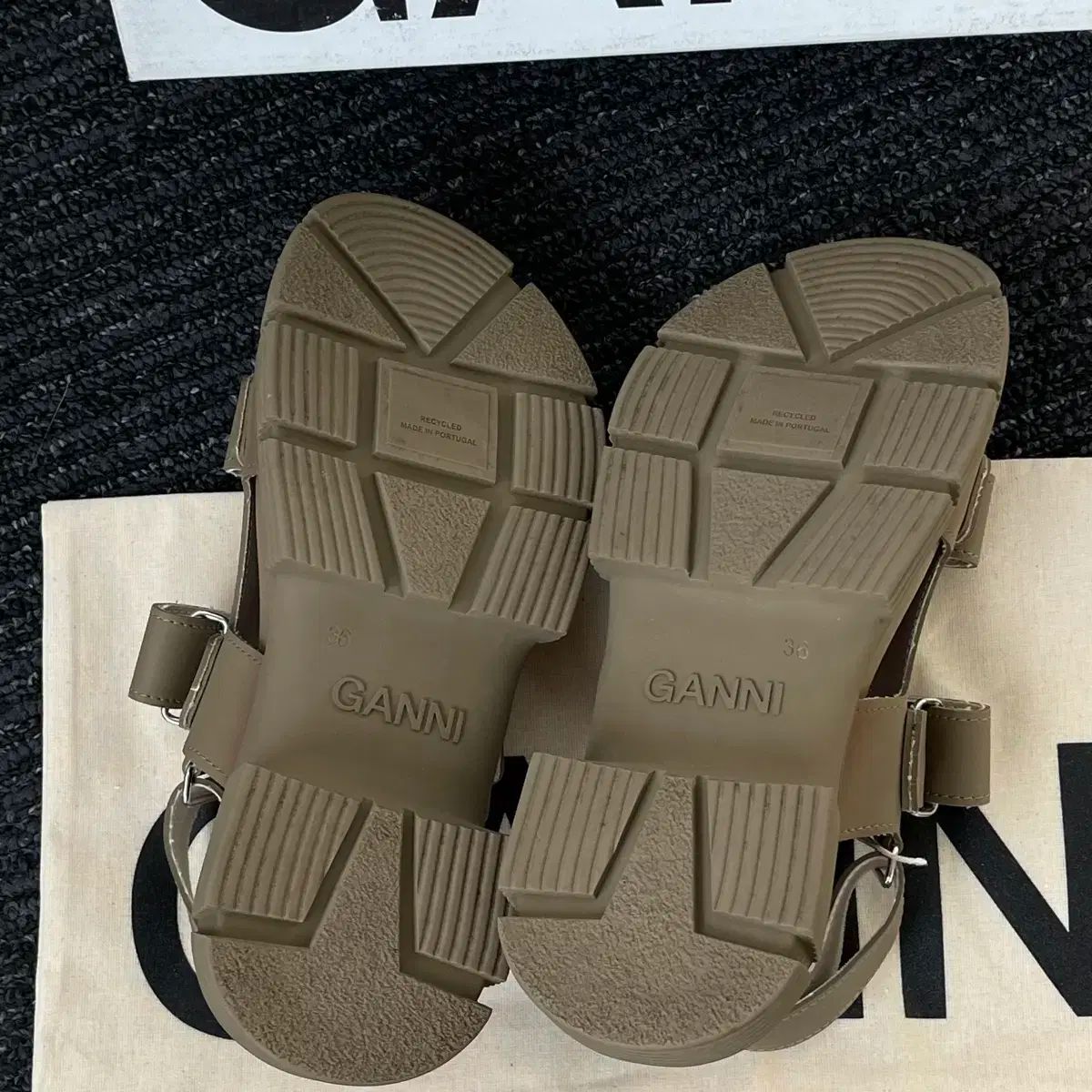 GANNI ラバーサンダル