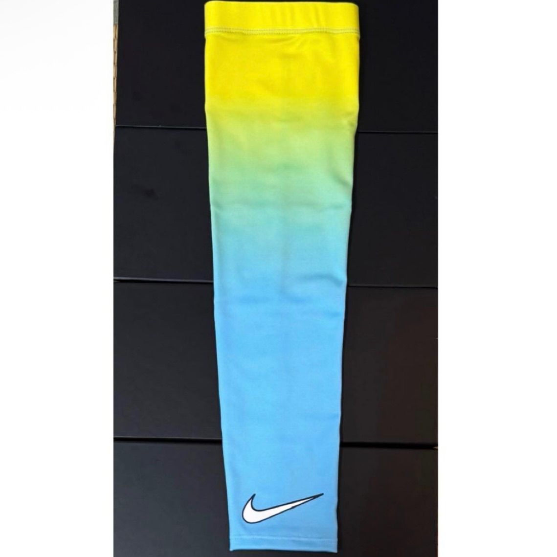 NIKE Pro アクーニャJrモデル ブルー アームスリーブ - メルカリ