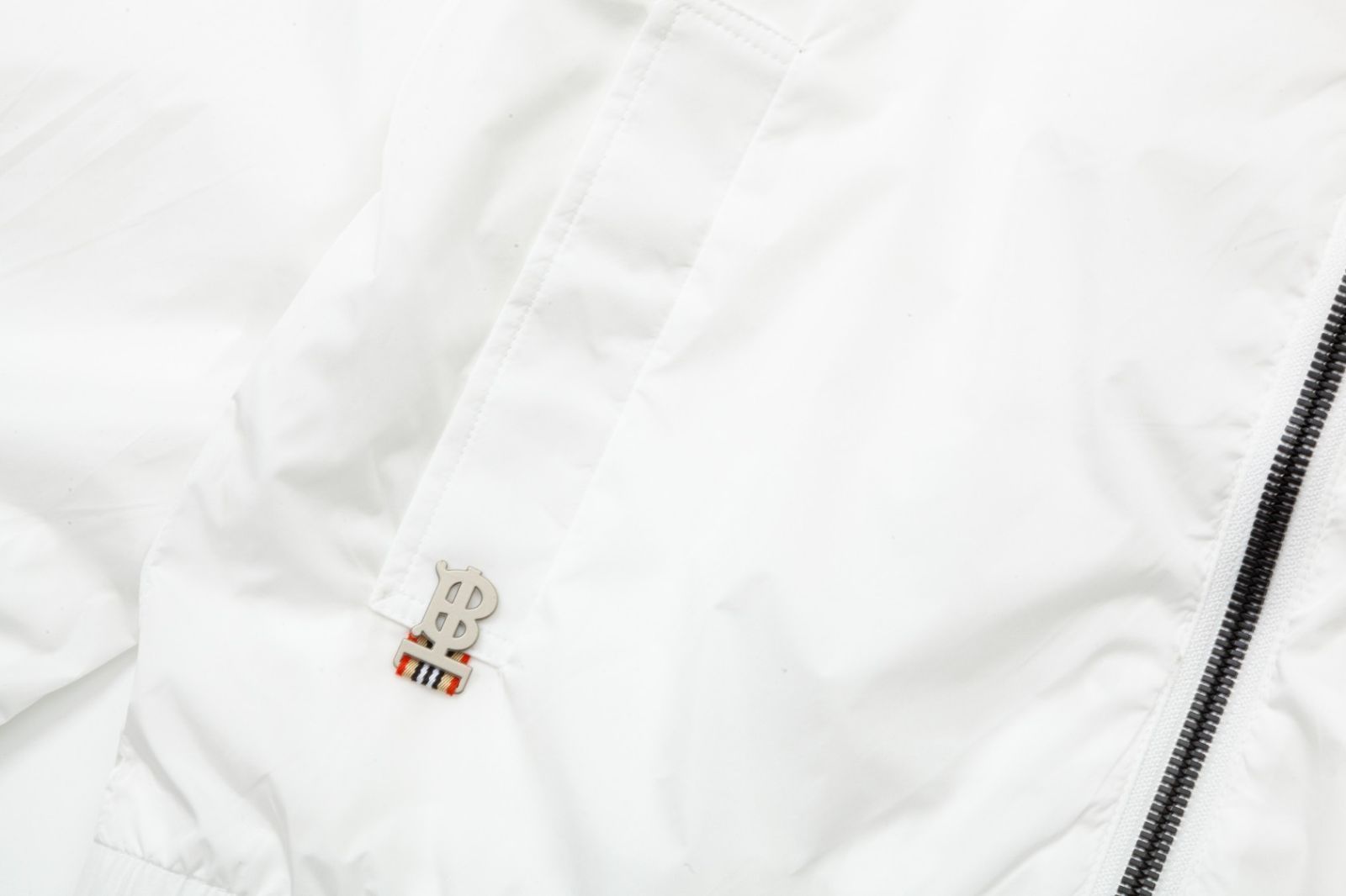 BURBERRY ホワイトジャケット 三越伊勢丹 | burberry/バーバリー通販 | クロップド ナイロン