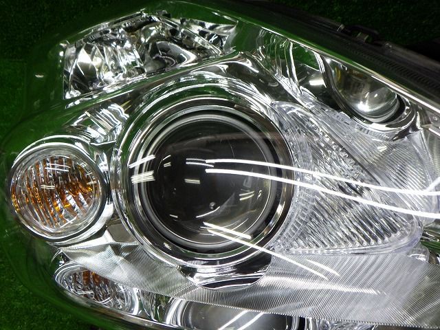 コーティング　ZGM10/15　アイシス　後期　右ヘッドライト　ハロゲン　44-68　4　241224030