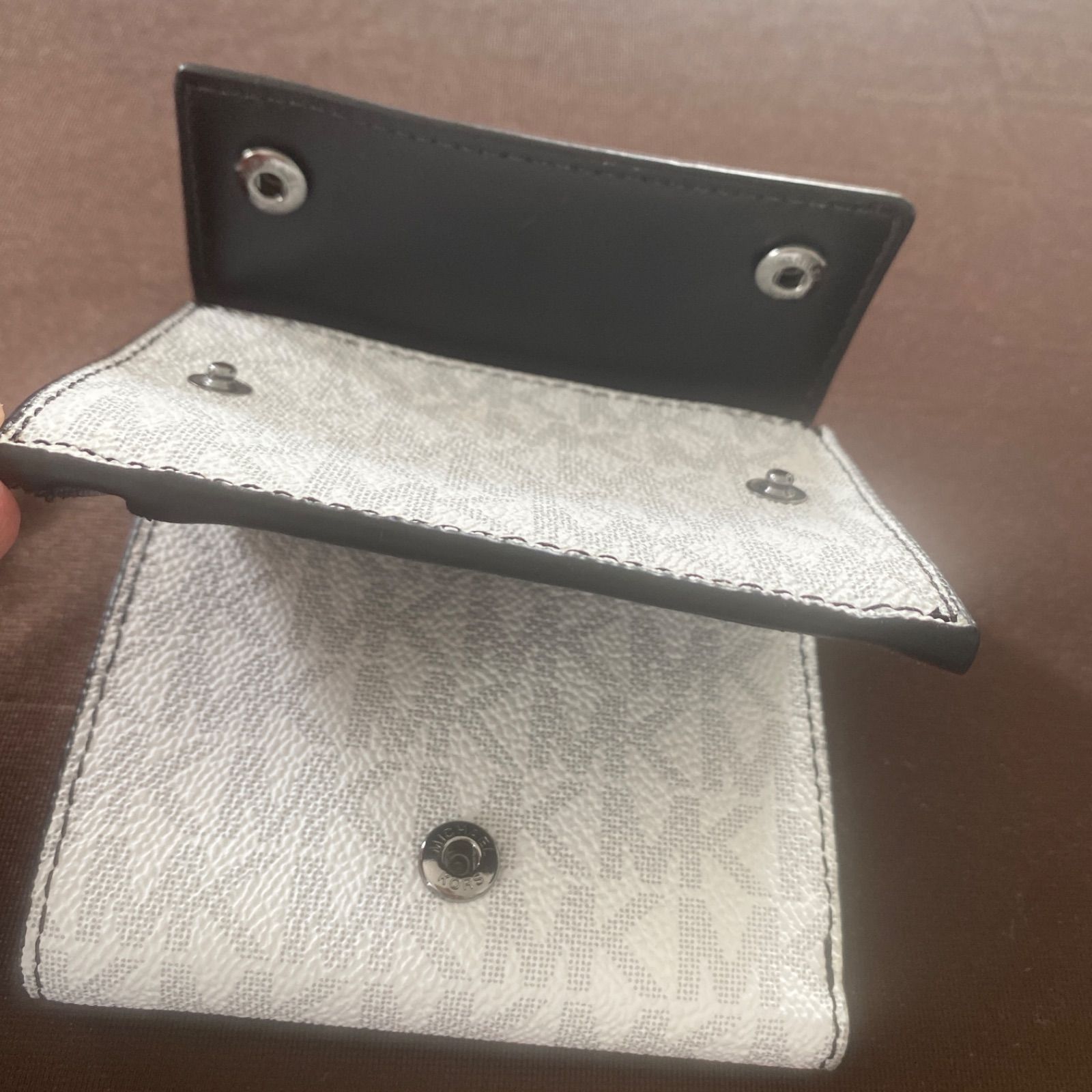 新品 MICHAEL KORS マイケルコース 折り財布 ホワイト白 ミニ財布入っ